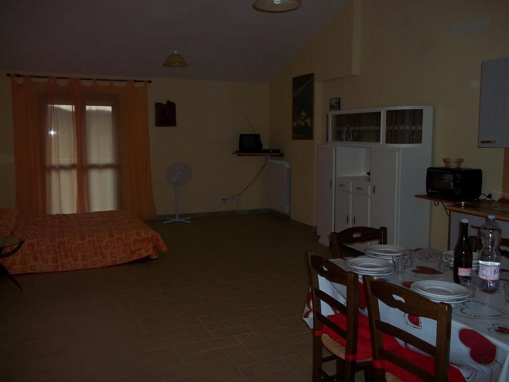 Caddelovi Appartement Fibbialla Kamer foto